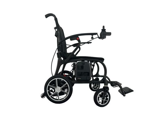 Chaise roulante pliable en fibre de carbone pour un transport facile et un moteur puissant