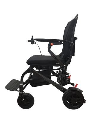 Les personnes handicapées et les personnes âgées peuvent voyager plus facilement grâce à un fauteuil roulant électrique en fibre de carbone