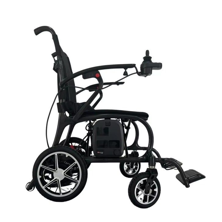 Chaise roulante électrique avec moteur DC24V150W*2 et taille pliable 730mm*310mm*710mm